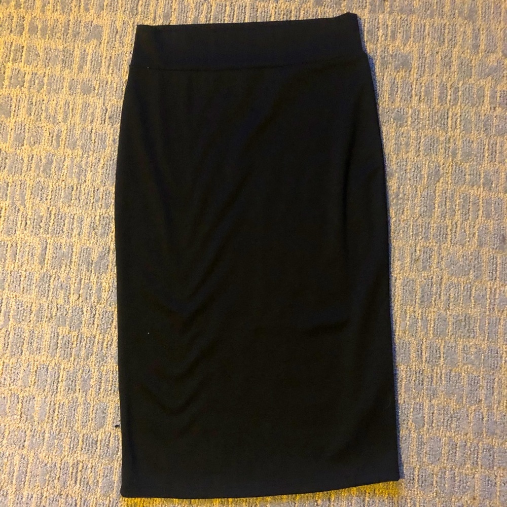 💖5/$25 Black midi body con skirt witchy vibes goth boho